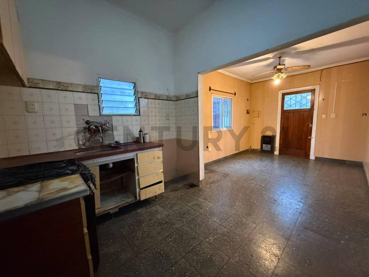 Foto de VENTA CASA A RECICLAR SOBRE LOTE PROPIO - MAR DEL PLATA, imagen 3