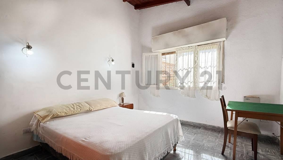 Foto de Venta de casa 5 ambientes con parque apta crédito, Caisamar, Mar del, imagen 3
