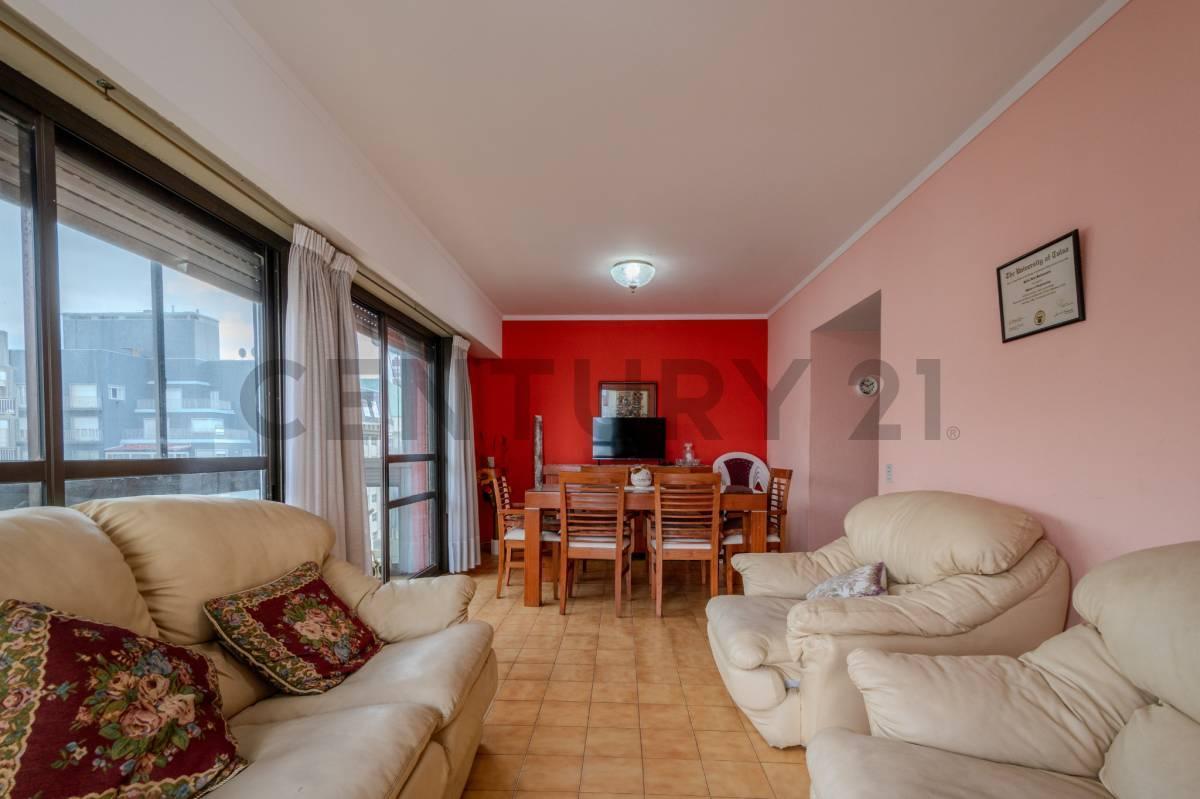 Foto de Venta de departamento 3 ambientes al frente con cochera, Centro, Mar, imagen 3