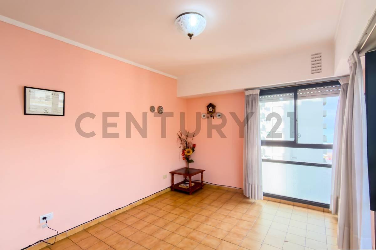 Foto de Venta de departamento 3 ambientes al frente con cochera, Centro, Mar, imagen 1
