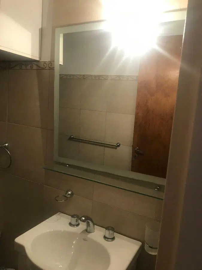 Venta Dpto a metros de Av. Pellegrini. 4