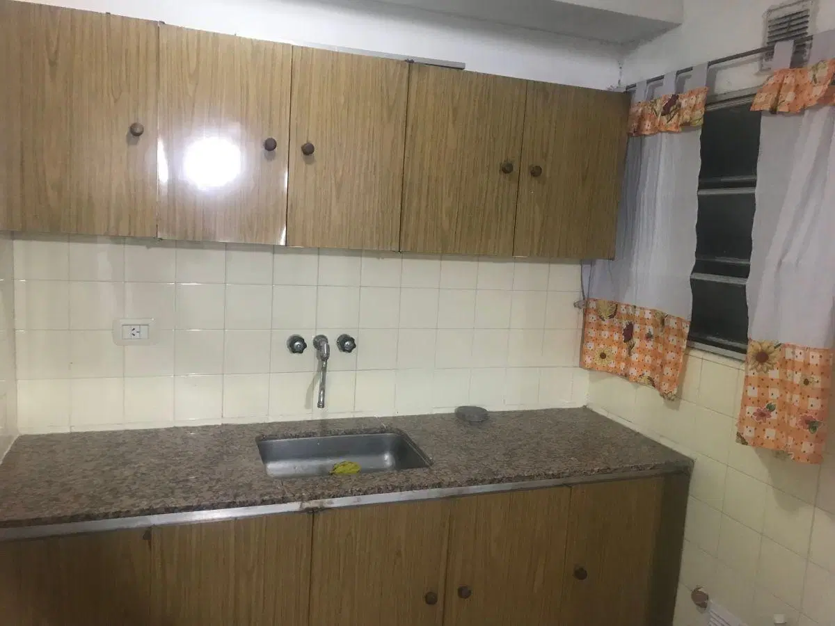 Venta Dpto a metros de Av. Pellegrini. 8