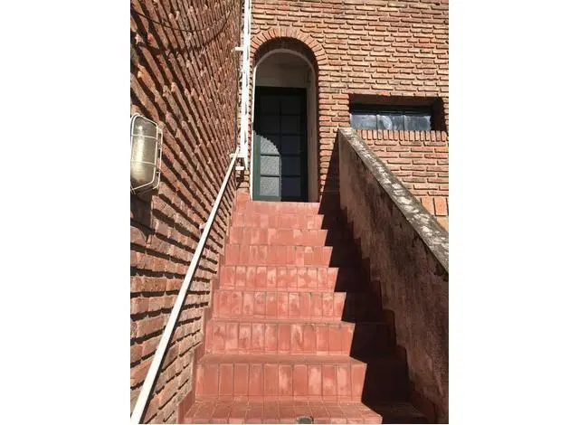 Monoambiente en Barrio La Siberia. A media cuadra de Calle Necochea y una de Av. Pellegrini 3