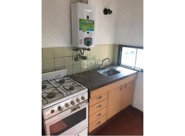 Monoambiente en Barrio La Siberia. A media cuadra de Calle Necochea y una de Av. Pellegrini 2