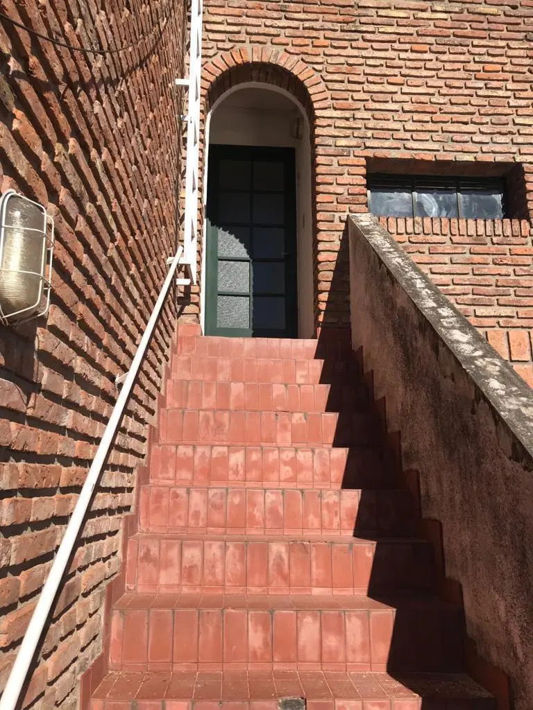 Departamento a reciclar, en La Siberia, a media cuadra de Necochea y una de Pellegrini 1