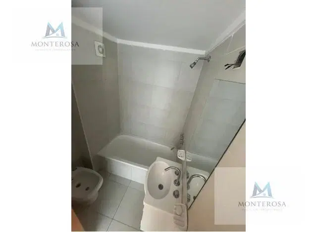 Excelente y amplio monoambiente con balcón terraza. 3