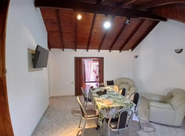 Casa de 3 ambientes en El Palomar 2
