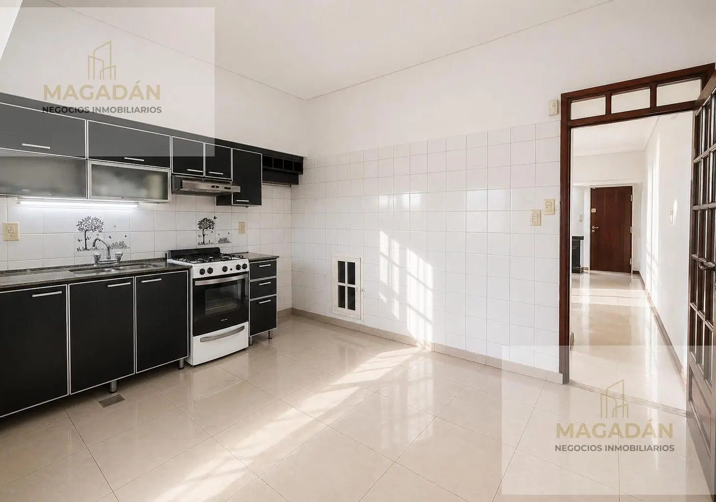 Venta - Casa de 4 ambientes en Villa Sarmiento - apto crédito - acepta permuta 1