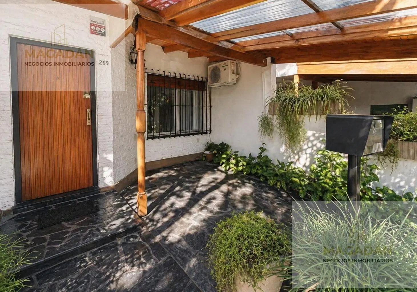 Venta - Casa de 4 ambientes en Villa Sarmiento - apto crédito - acepta permuta 2