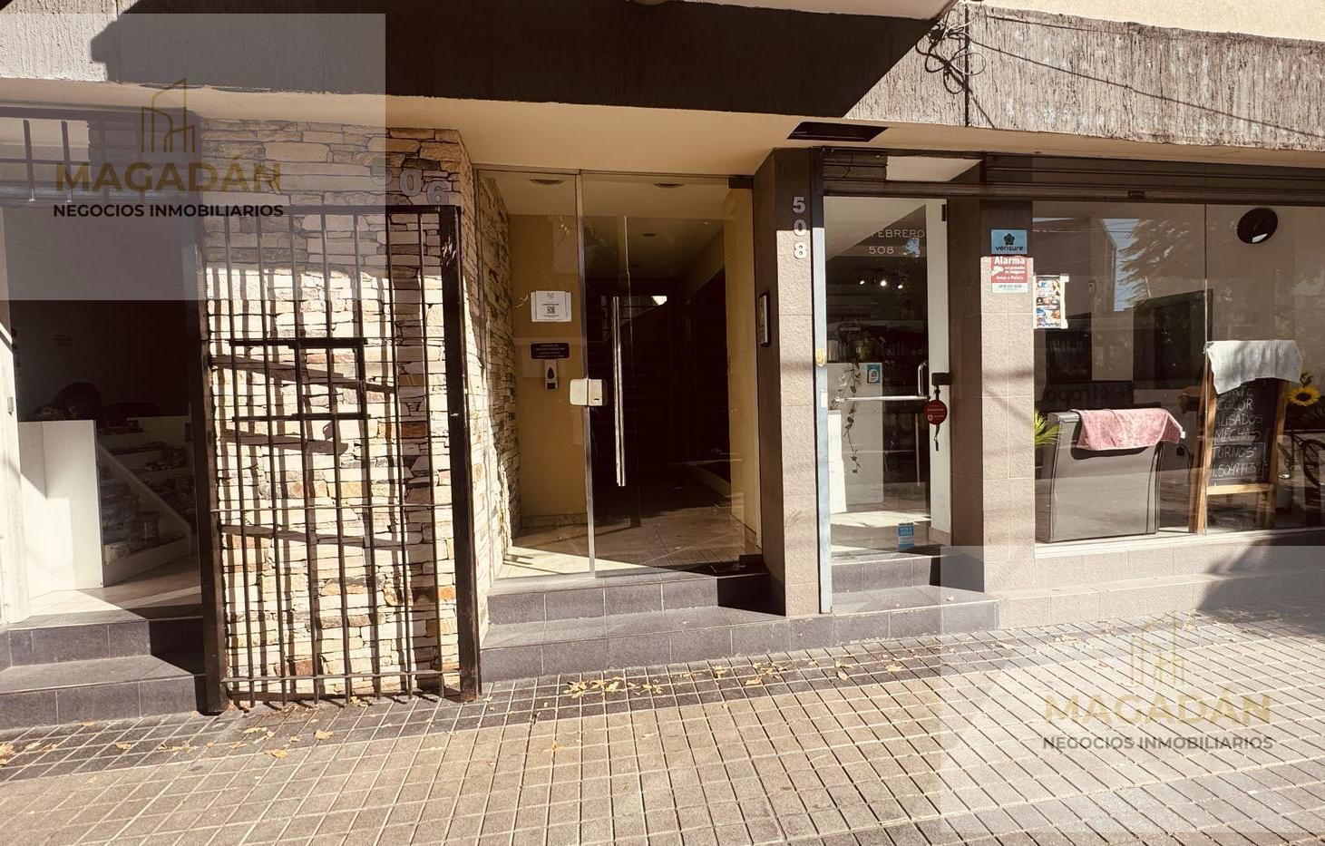 Alquiler - Departamento 2 Amb con Balcon - Ramos Mejia