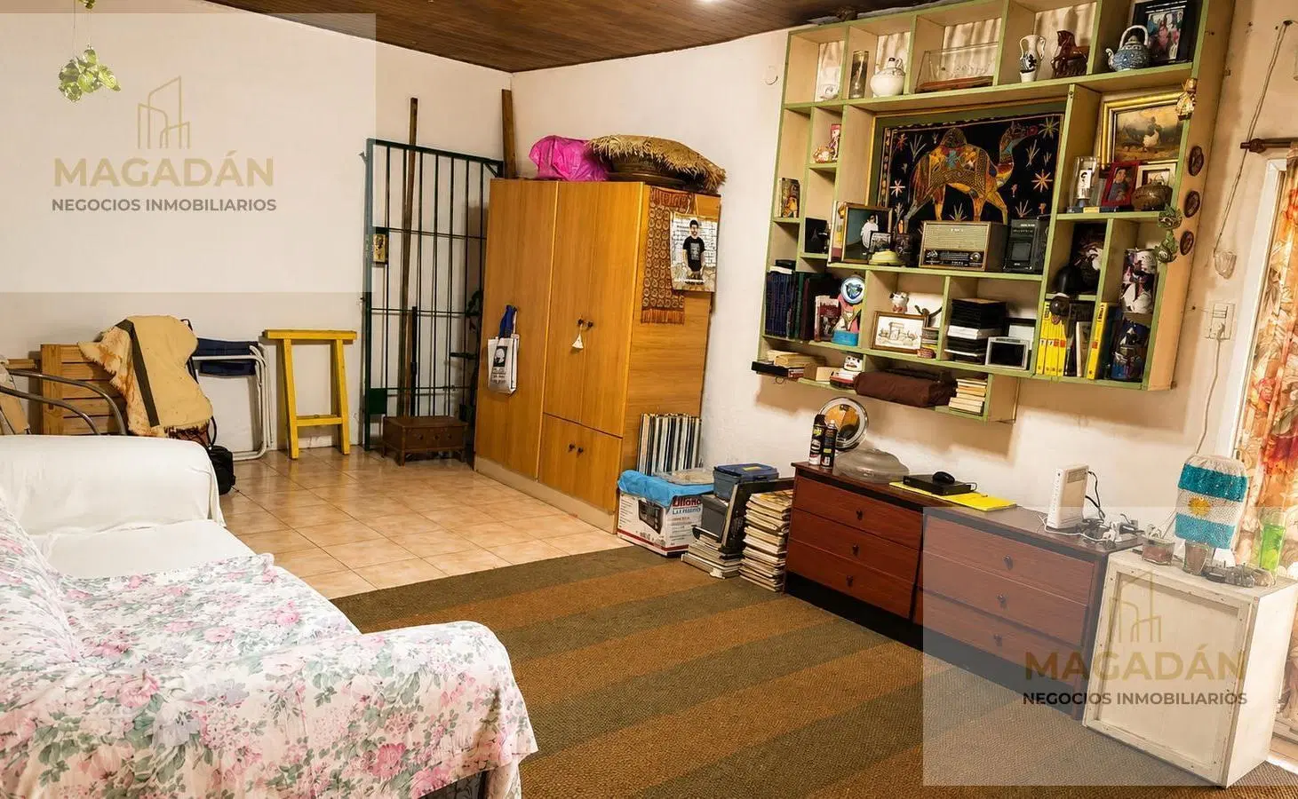 VENTA-CASA 3 Amb. Con cochera, quincho, parque Pileta-LOCAL - Moreno- ACEPTA PERMUTA 2