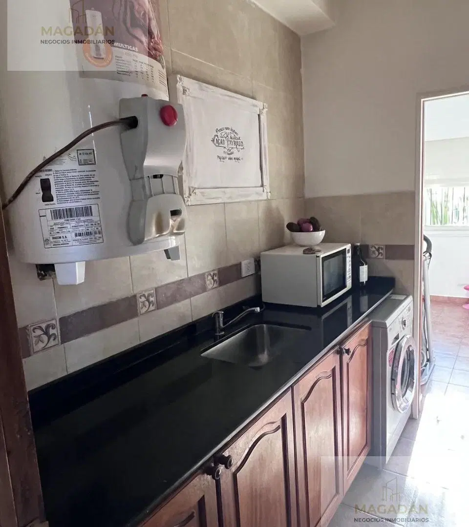 Venta -Casa - 6 Ambientes con cochera- Ramos Mejia- ACEPTA PERMUTA - APTO CREDITO 3