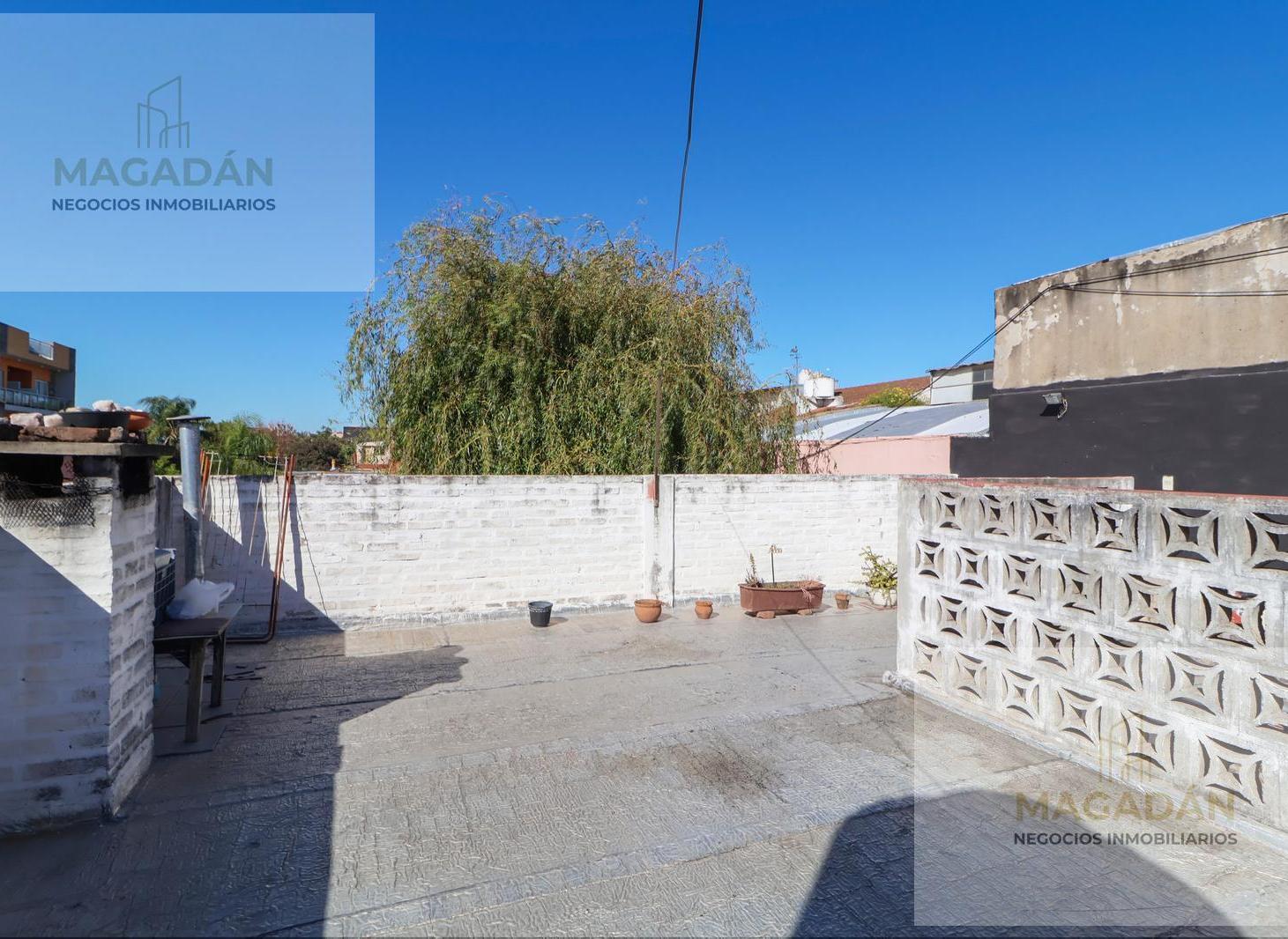 Venta-PH 3 ambientes al frente c/patio- ACEPTA PERMUTA