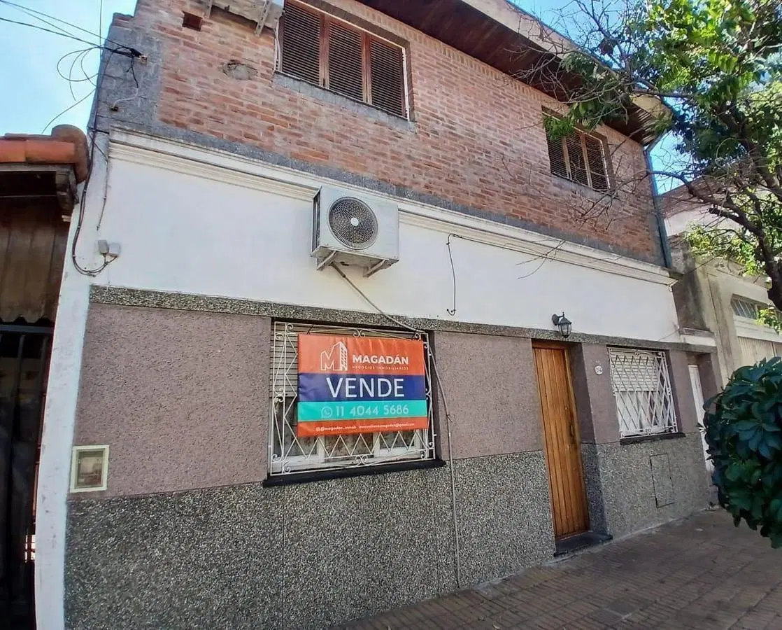 Venta- Casa de 6 ambientes en Santos Lugares - acepta permuta 8