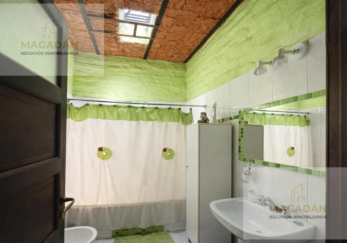 VENTA-Casa en venta de 4 ambientes - Lomas del mirador- ACEPTA PERMUTA 3