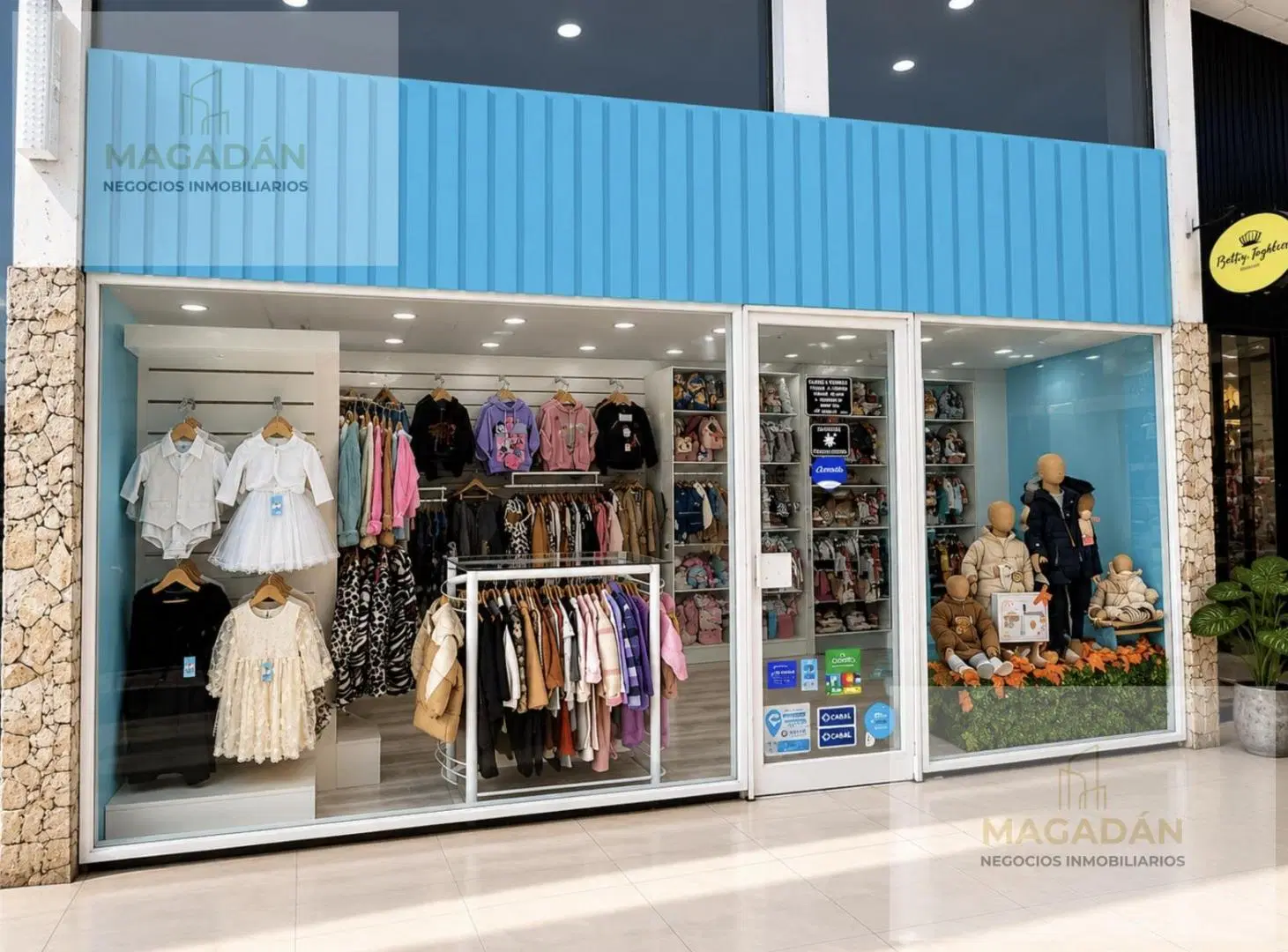VENTA - Local en Galeria Naonis - Ramos Mejia 3