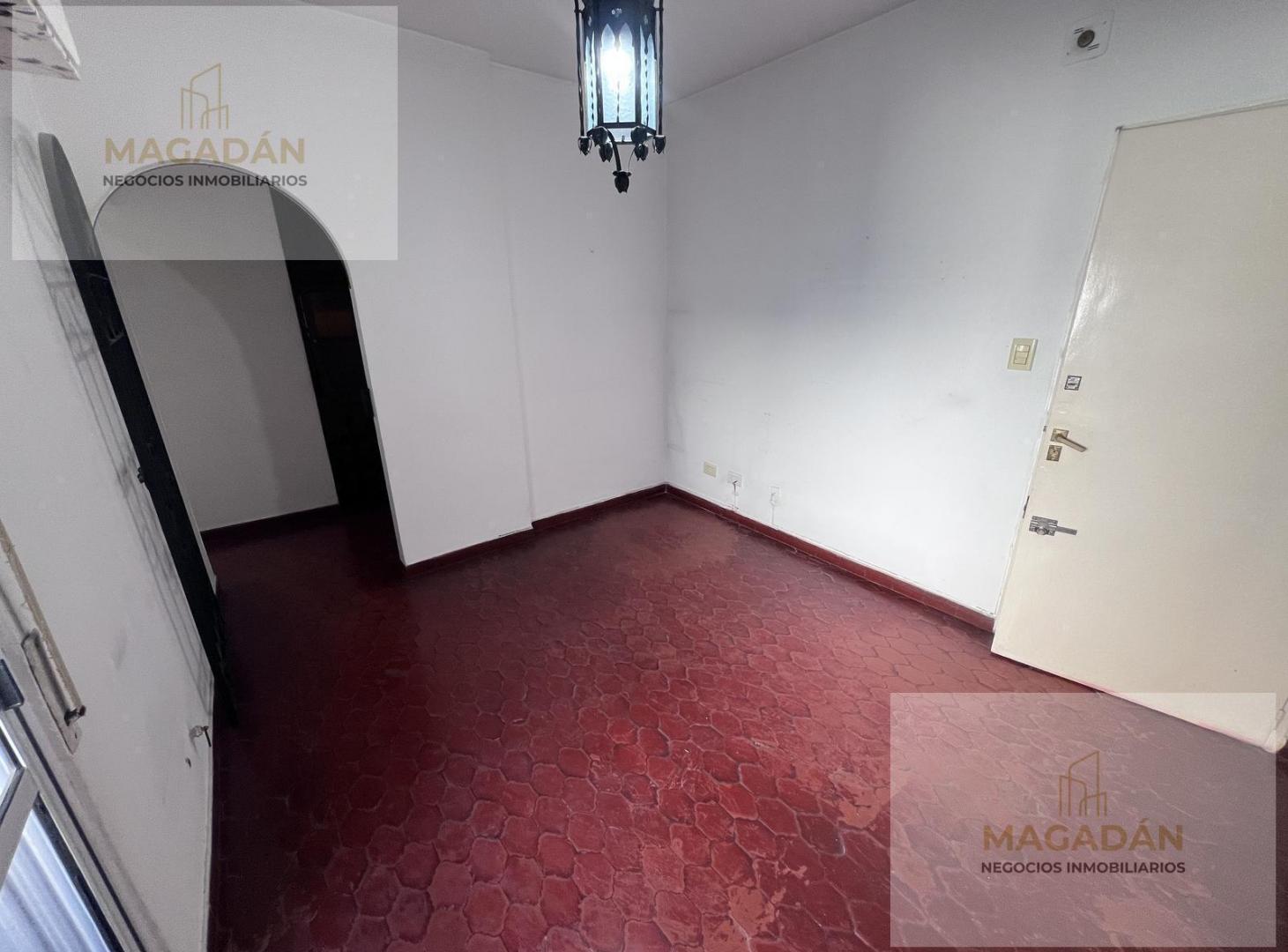 Foto de Alquiler- Departamento de dos ambientes con cochera en Ramos mejía, imagen 1