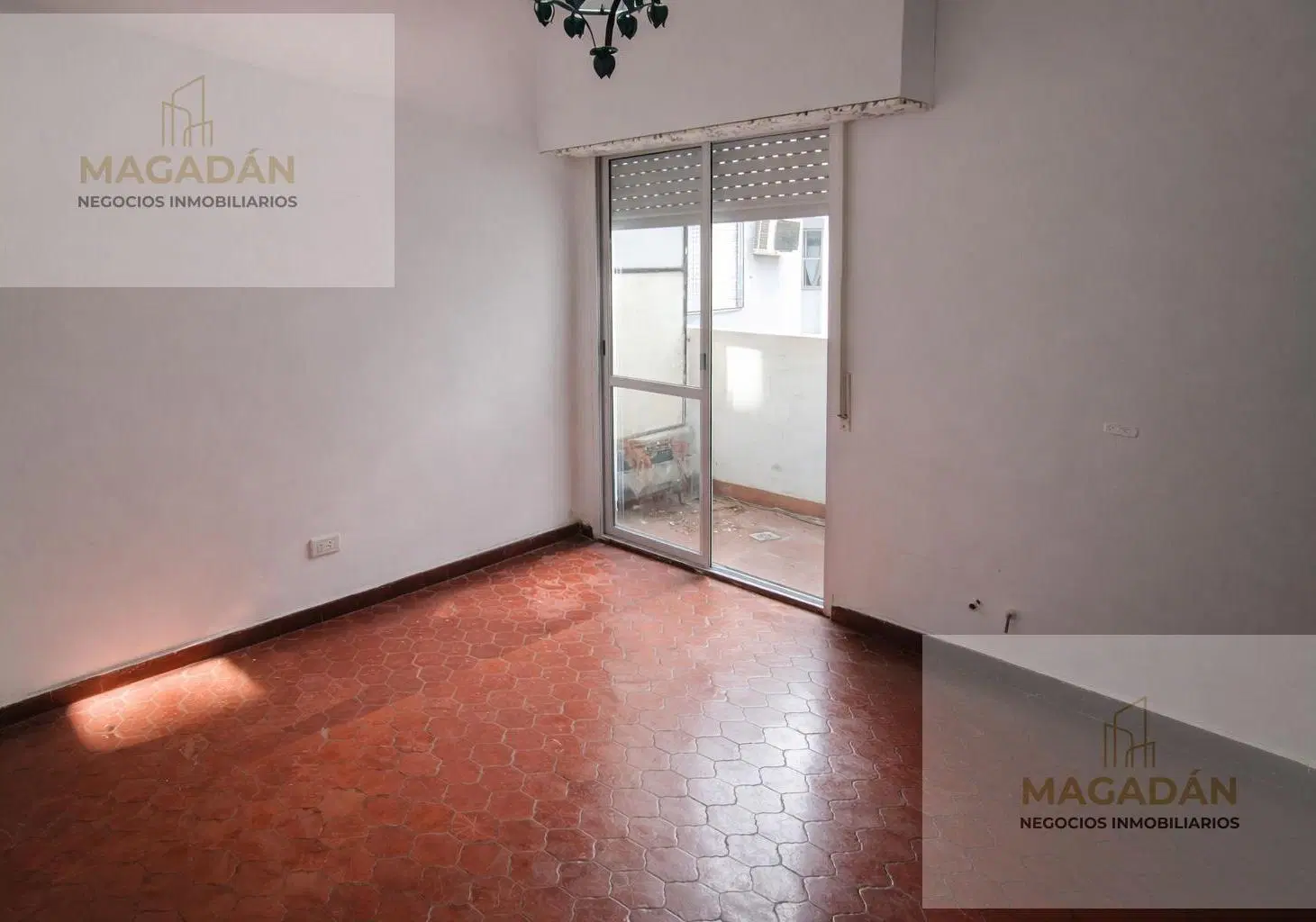 Alquiler- Departamento de dos ambientes con cochera en Ramos mejía 3