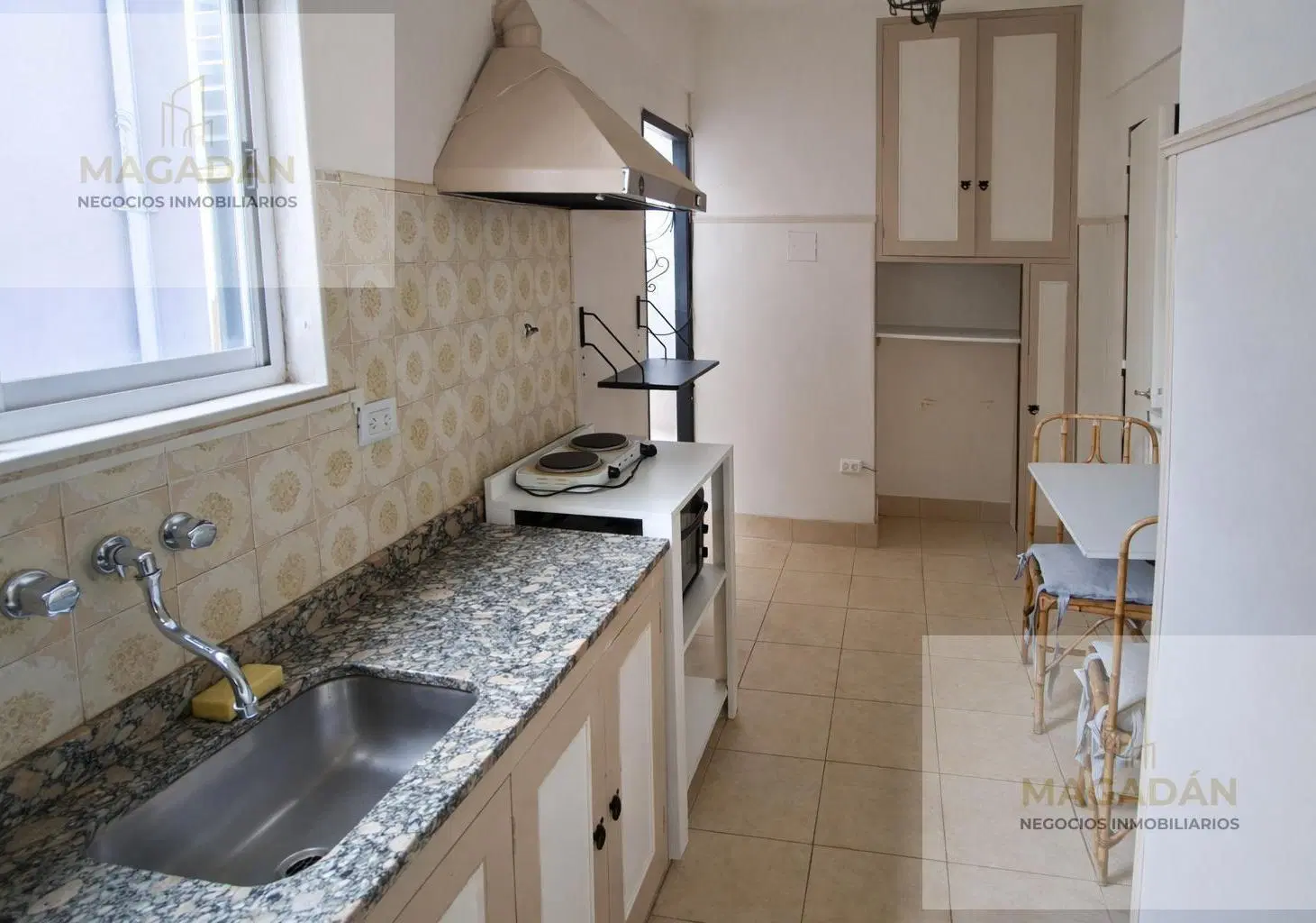 Alquiler- Departamento de dos ambientes con cochera en Ramos mejía 8