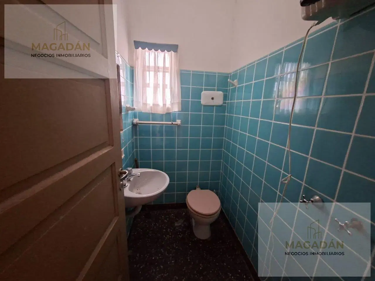 Venta- Casa sobre lote de 448 M2 de doble frente - acepta permuta 8