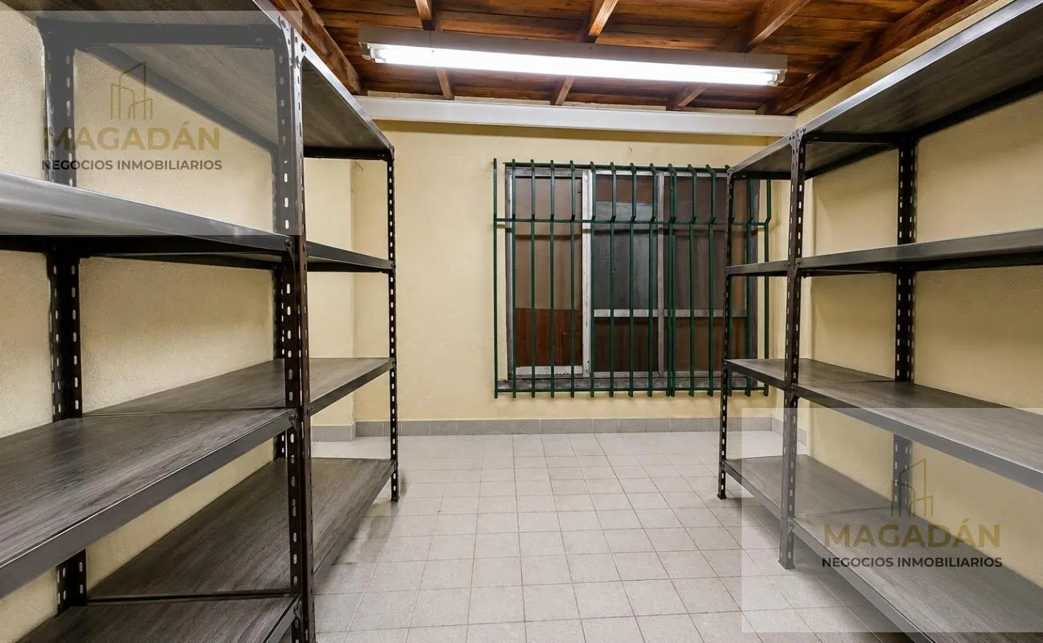 VENTA -Depósito 550 M2 - Acepta permuta - apto credito- Isidro Casanova 8