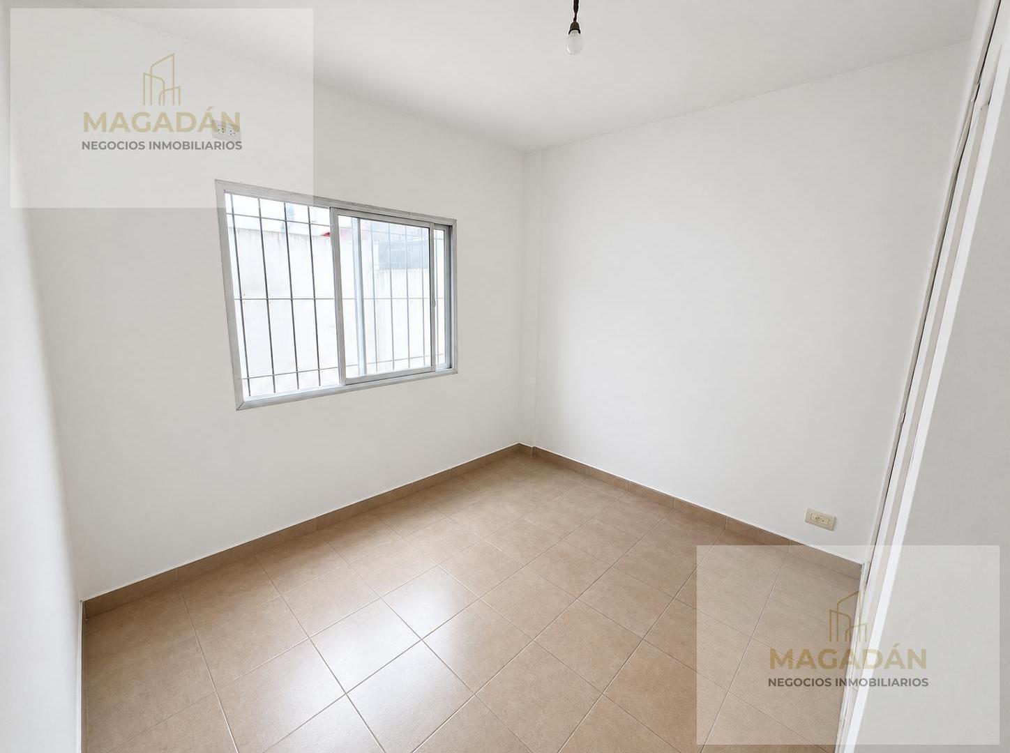 Foto de Alquiler Departamento 2 ambientes con Patioi en Villa Sarmiento, imagen 1