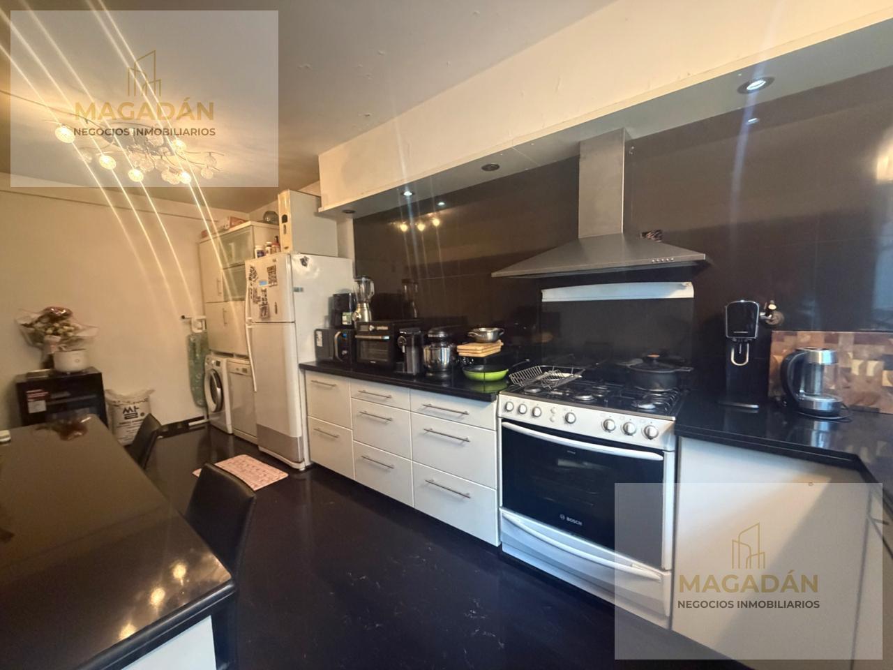 Foto de Venta Casa 5 amb en Villa Sarmiento, imagen 3
