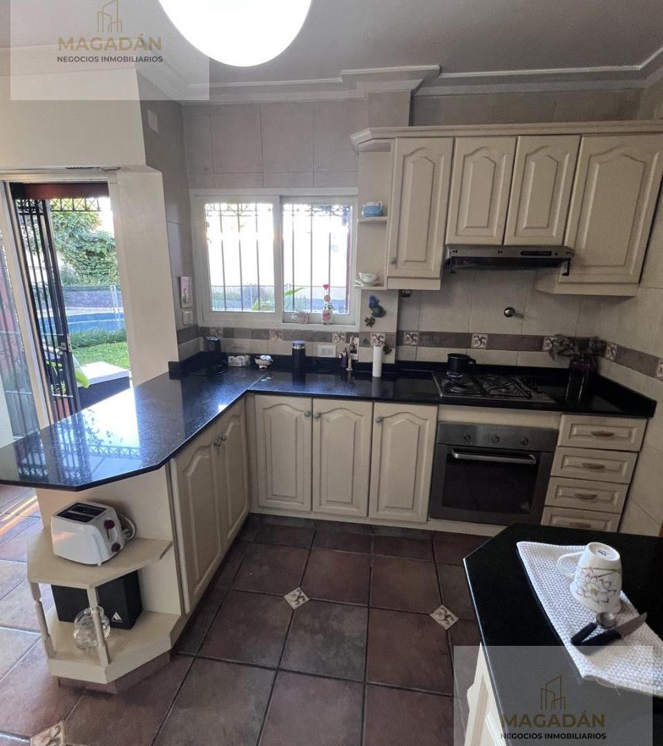 Foto de Venta -Casa - 6 Ambientes con cochera- Ramos Mejia- ACEPTA PERMUTA, imagen 5