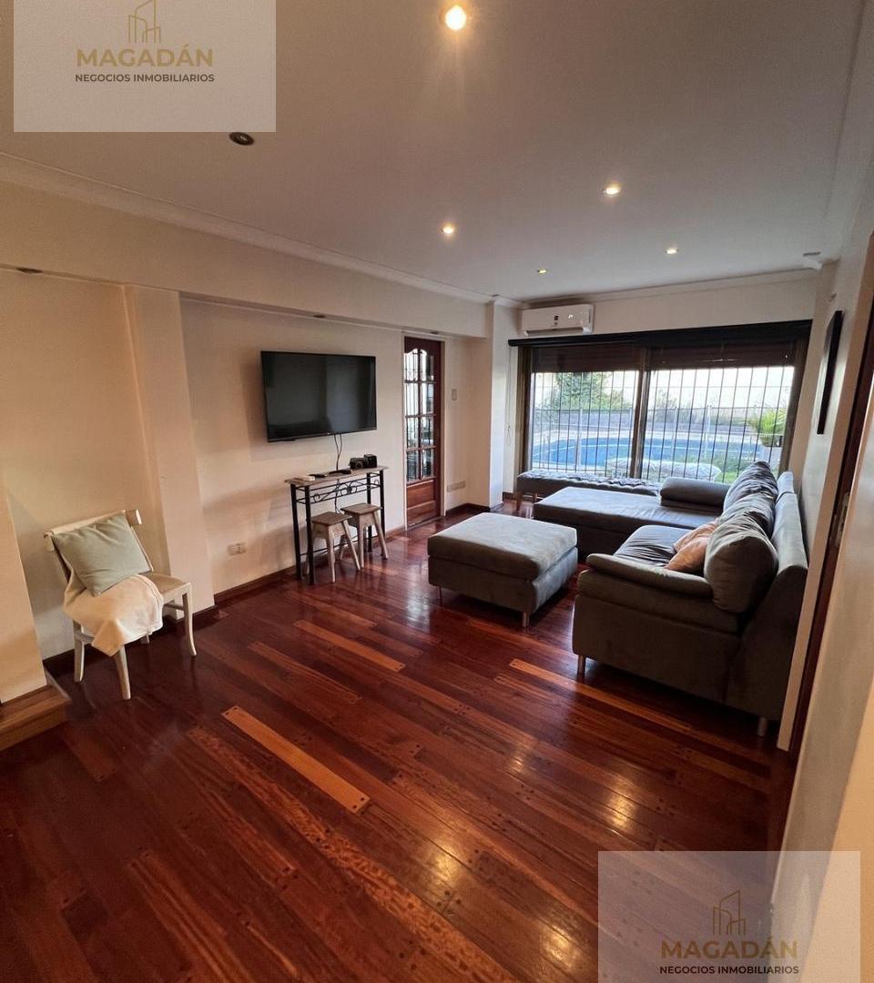 Foto de Venta -Casa - 6 Ambientes con cochera- Ramos Mejia- ACEPTA PERMUTA, imagen 2