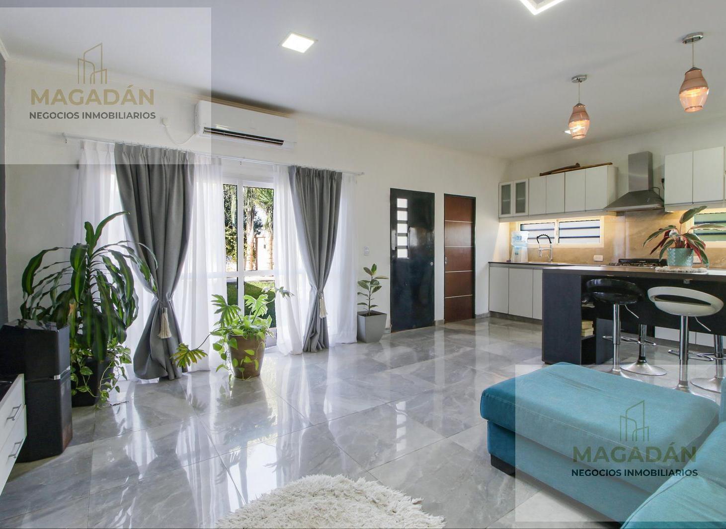 Foto de venta Casa 5 ambientes con patio - Pileta- cochera pasante-ITUZAINGO, imagen 1