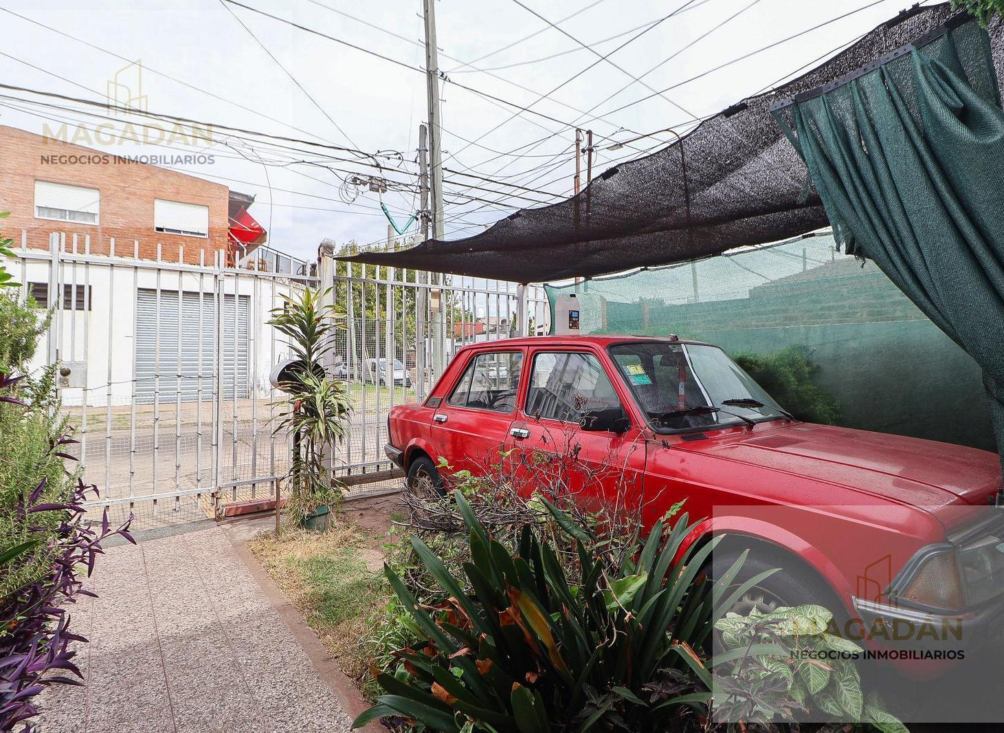 Foto de Venta Casa 3 amb con 2 cocheras al frente patio fondo-Caseros- Acepta, imagen 3
