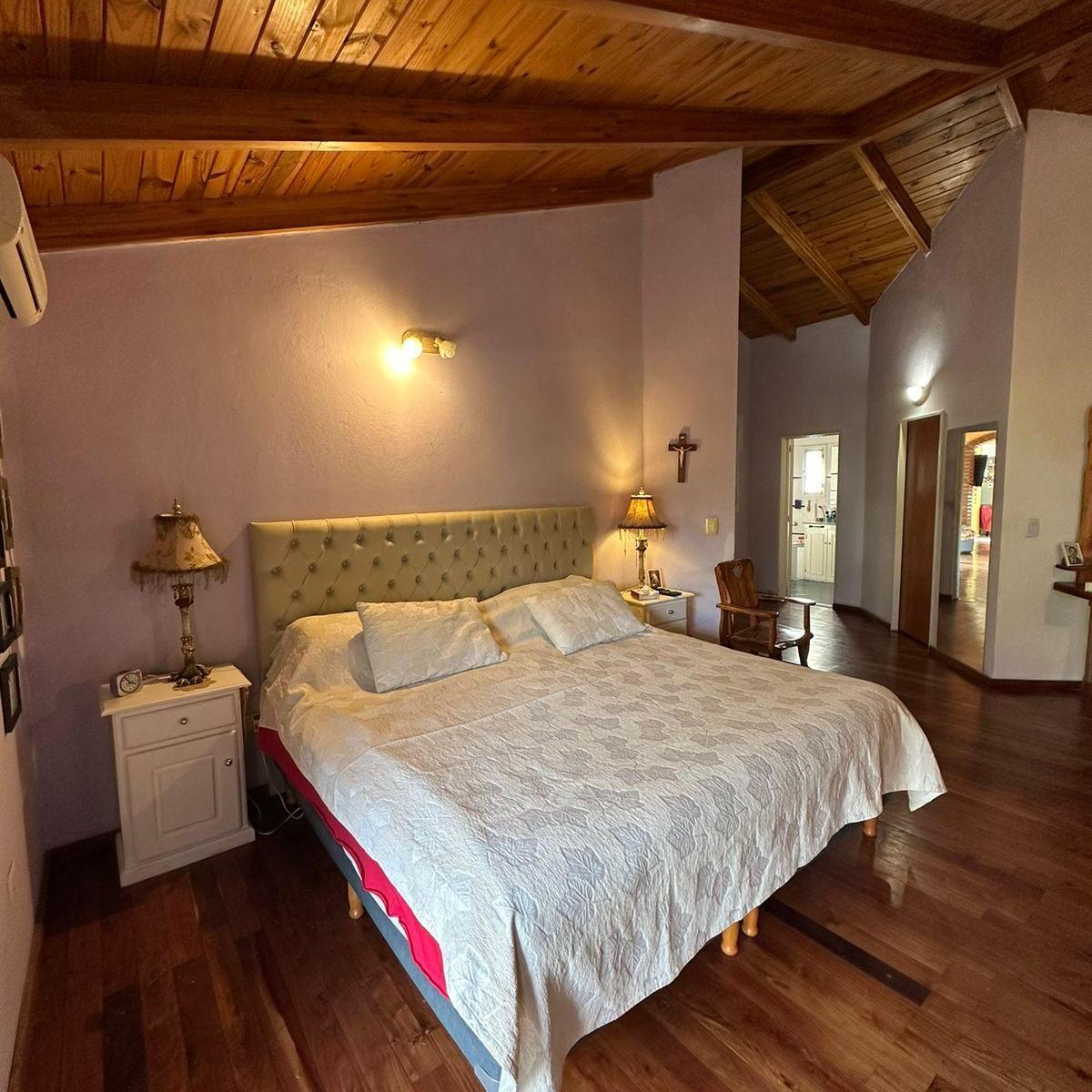 Villa Allende Golf, con Vistas a Las Sierras y Parque de 3000 M²! 3