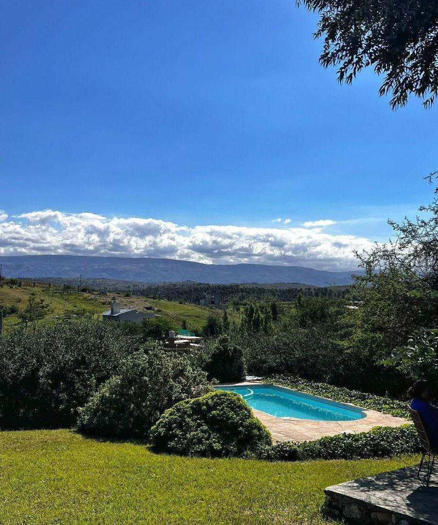 En VENTA! Hermosa casa en altura con EXCELENTES VISTAS! Apta crédito