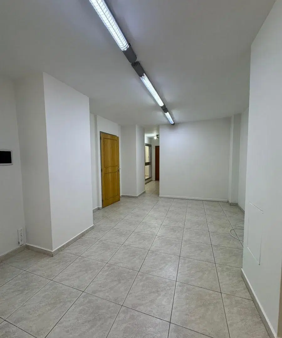 Oficina en Venta a Metros de La Cañada | 2 Privados y Escritura 2
