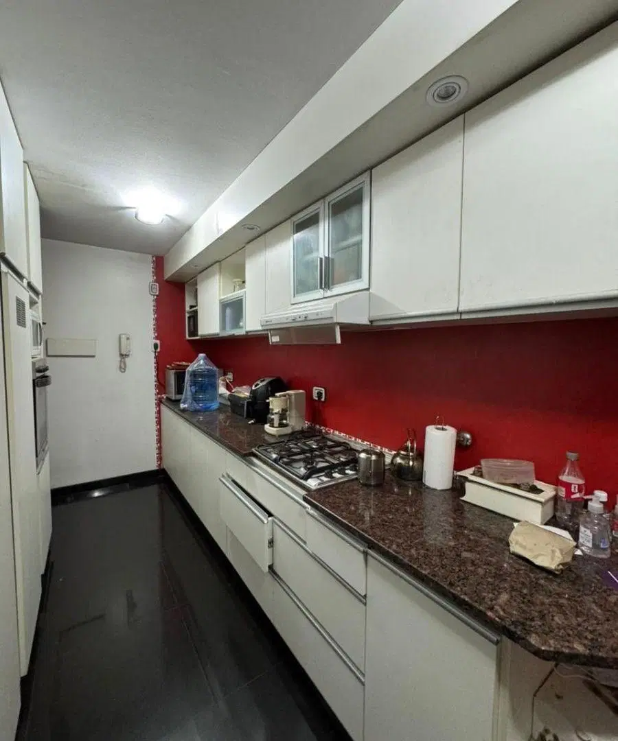 IMPONENTE PISO COMPLETO EN VENTA! Bv Illia al 200, 3 dor+ escritorio 4