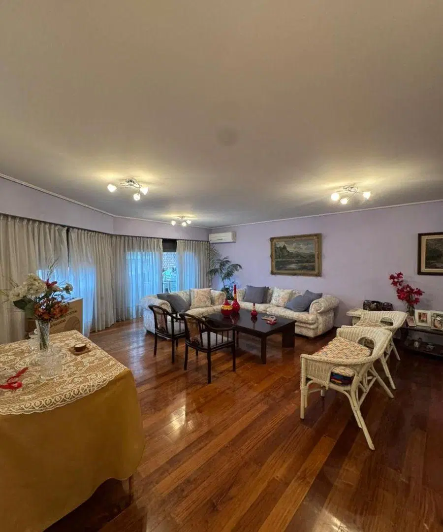 IMPONENTE PISO COMPLETO EN VENTA! Bv Illia al 200, 3 dor+ escritorio 2