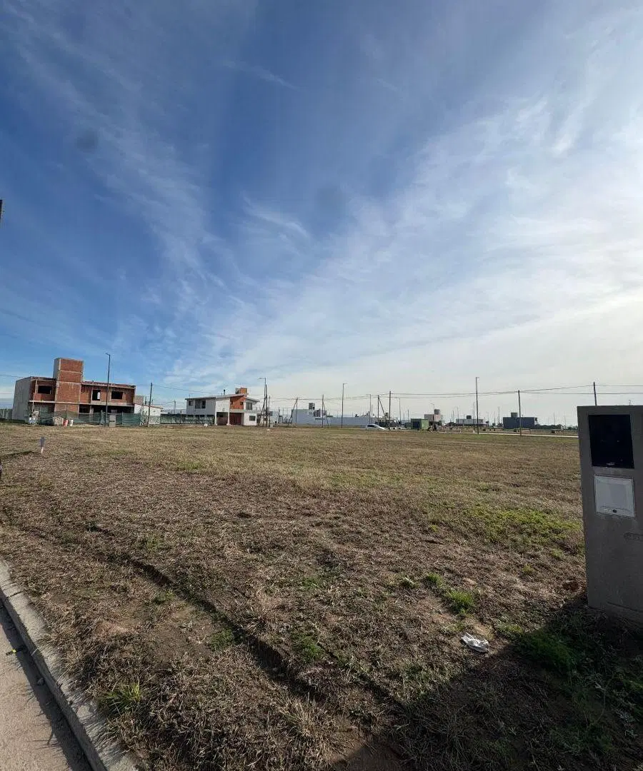 LOTE PAMPAS DE MANANTIALES! Apto duplex, fondo NORTE 2
