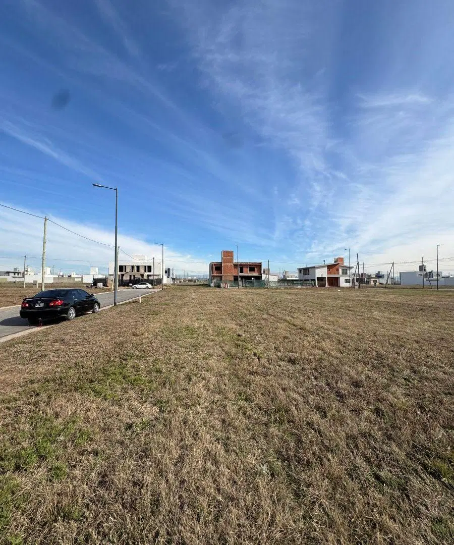 LOTE PAMPAS DE MANANTIALES! Apto duplex, fondo NORTE 4