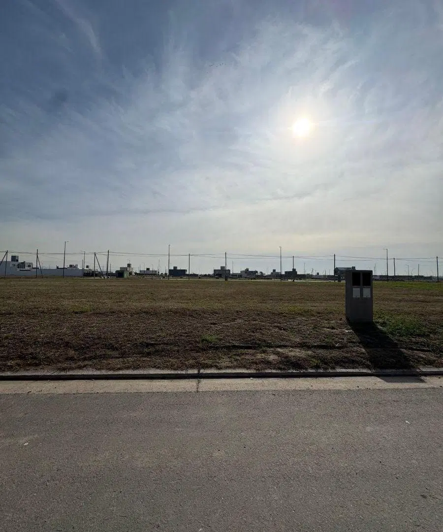 LOTE PAMPAS DE MANANTIALES! Apto duplex, fondo NORTE 3