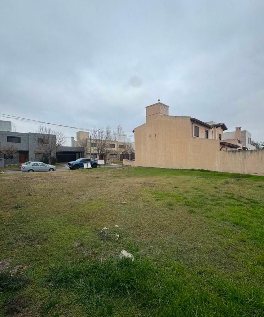 Foto de Terreno de 388 m² en venta en Tejas 2 a mts de Circunvalacion! Zona 100% Residencial, imagen 1
