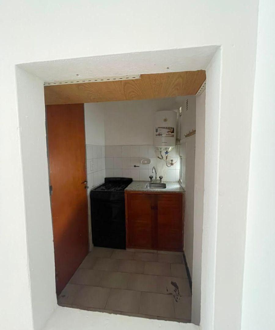 Foto de Alquiler Depto 1 dor, a mts de Av colon ! Por escalera con expensas, imagen 5