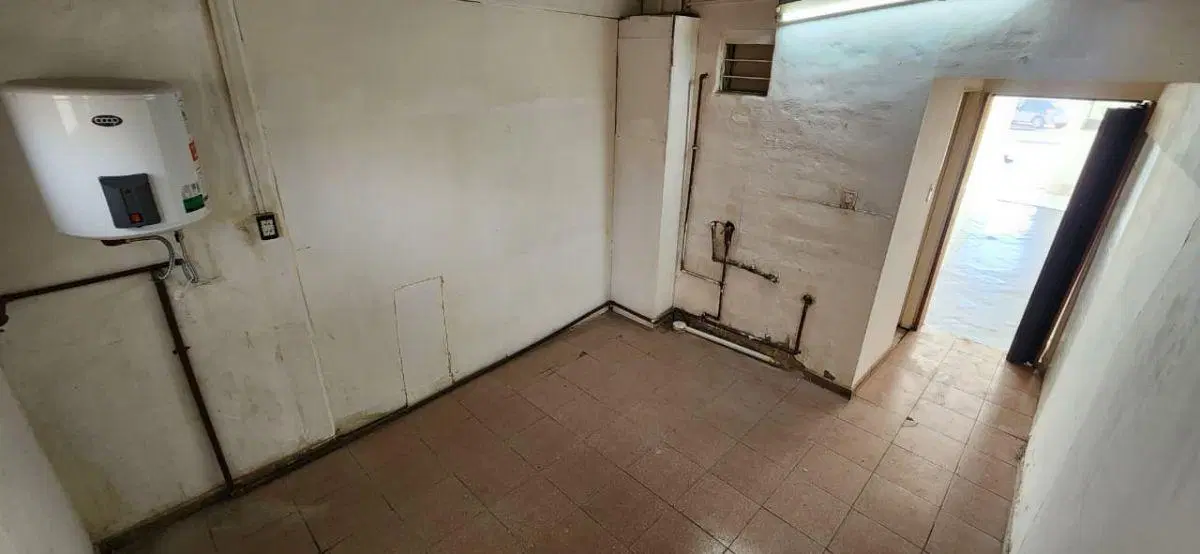 LOCAL COMERCIAL DISPONIBLE EN CENTENARIO 4