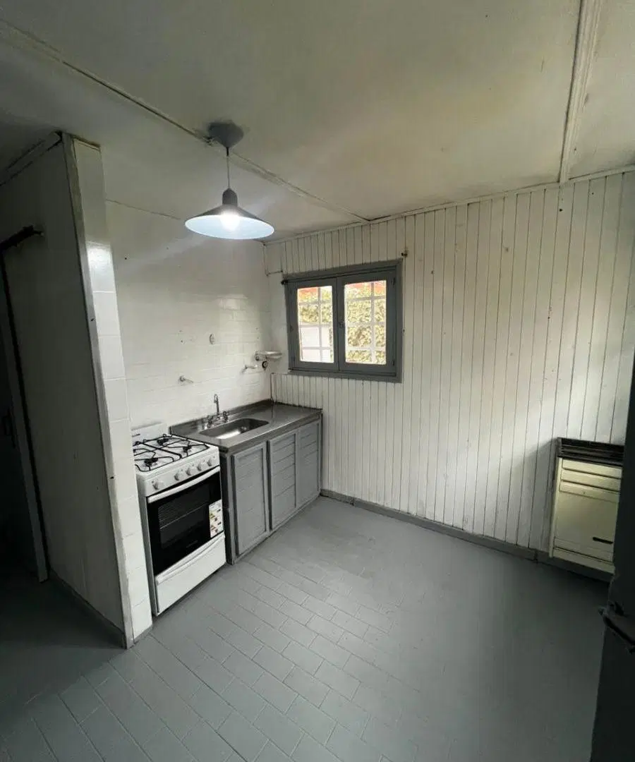 CASA EN ALQUILER – CASCO VIEJO, CENTENARIO 8