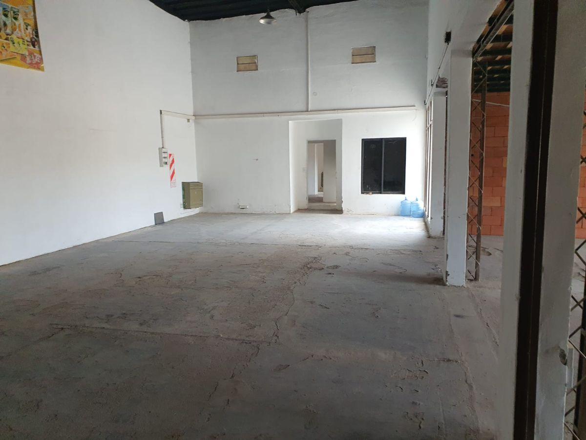 Foto de LOCAL COMERCIAL EN ALQUILER – CENTENARIO, imagen 4