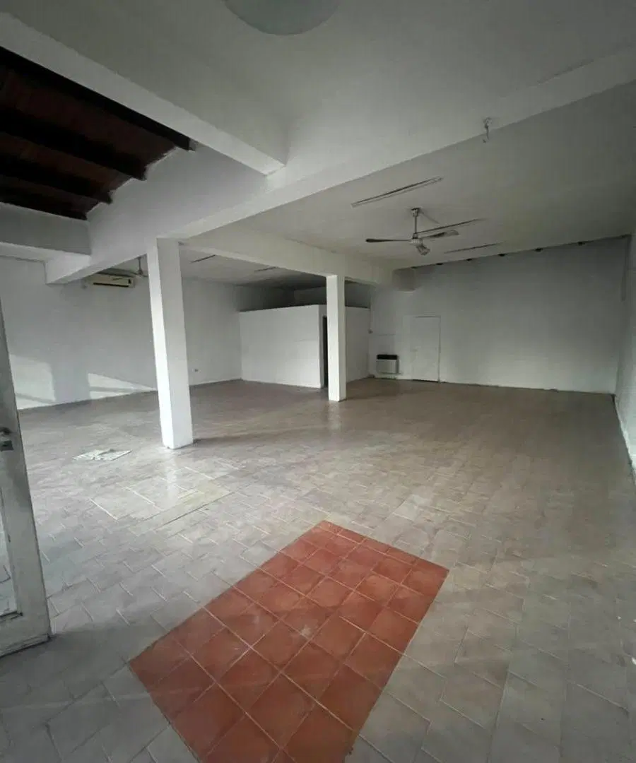LOCAL COMERCIAL EN ALQUILER – CENTENARIO 6