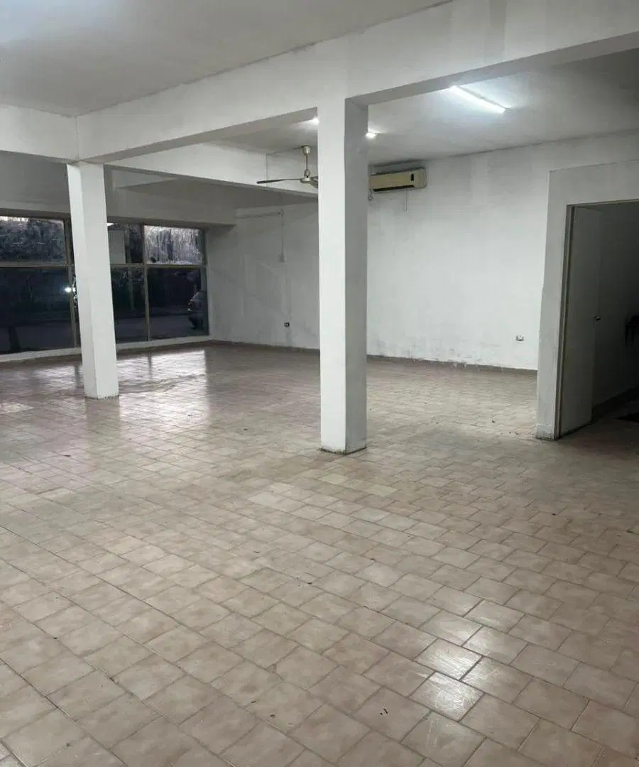 LOCAL COMERCIAL EN ALQUILER – CENTENARIO 4