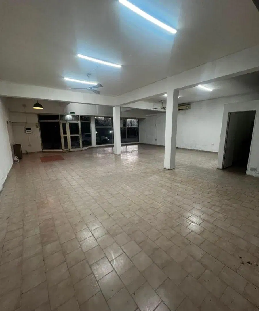 LOCAL COMERCIAL EN ALQUILER – CENTENARIO 2