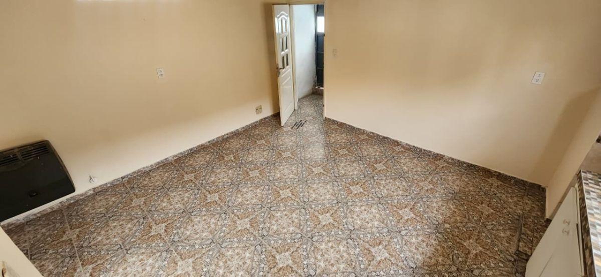 Foto de Departamento en Alquiler en Centenario, imagen 4
