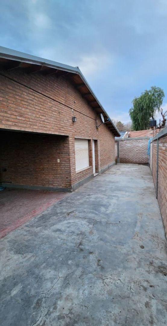 Foto de CASA EN ALQUILER – CENTENARIO, imagen 2