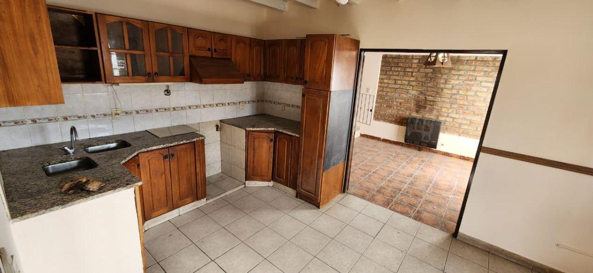 Foto de CASA EN ALQUILER – CENTENARIO, imagen 4